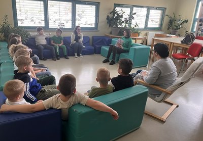 Med obiskom v šoli.